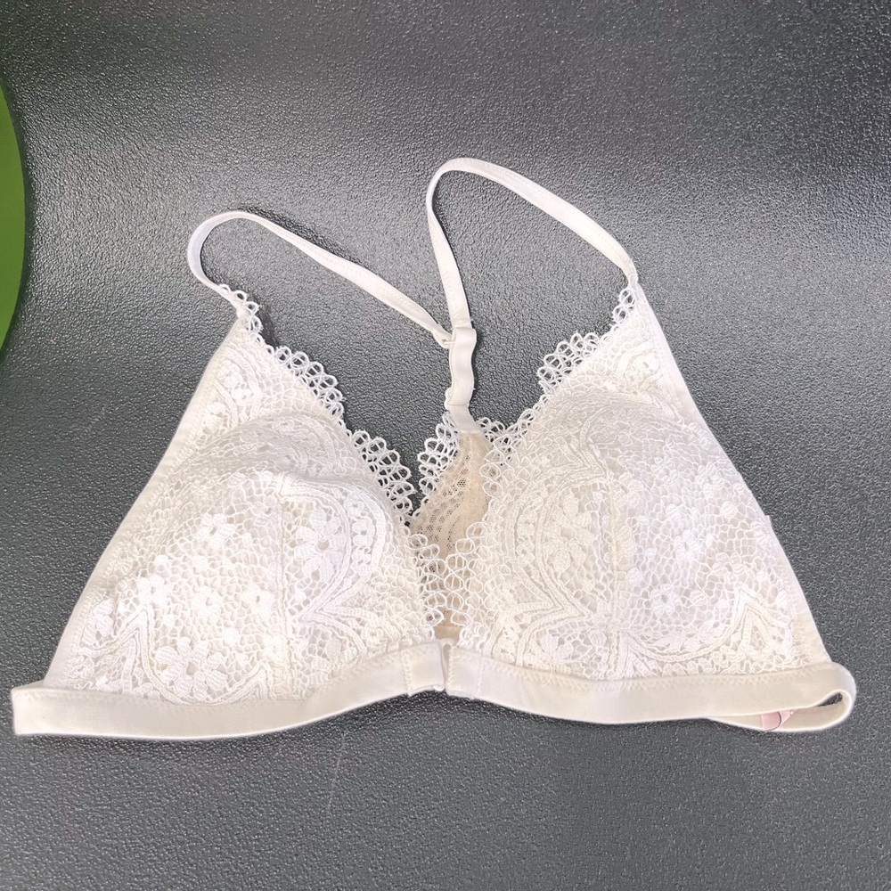 Victoria’s Secret Body by Victoria Bra